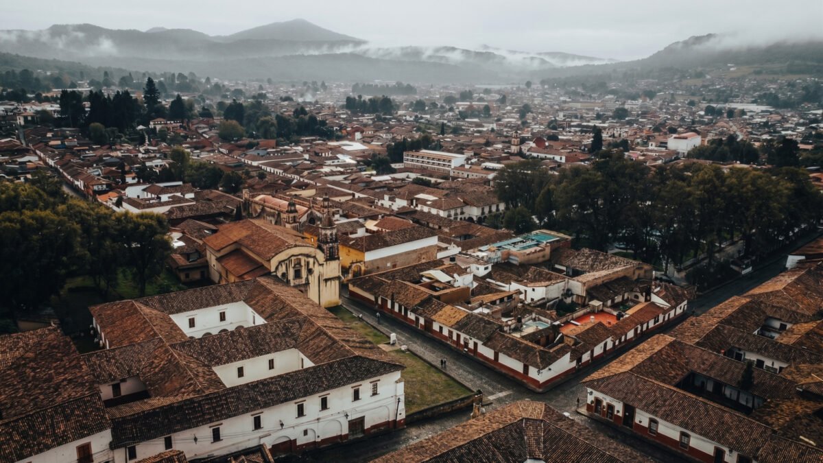 La ciudad que sostiene el expediente